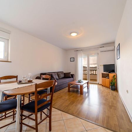 Apartmani Devcic Palit Exterior foto