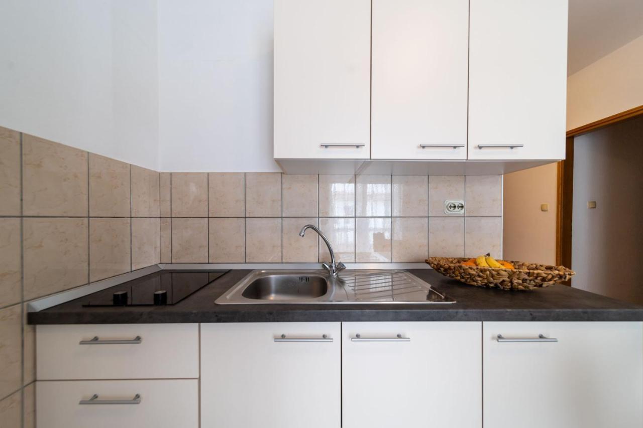 Apartmani Devcic Palit Exterior foto