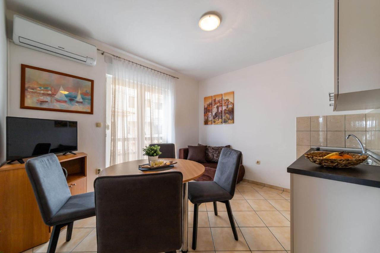 Apartmani Devcic Palit Exterior foto
